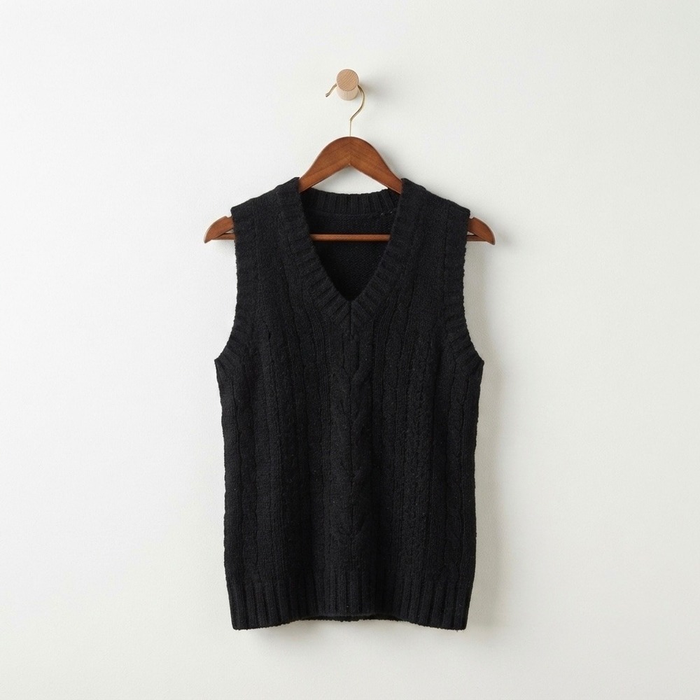 Vero Moda Black Knit Sweater S Vest Dark Academia Minimalist Layering Piece NWT